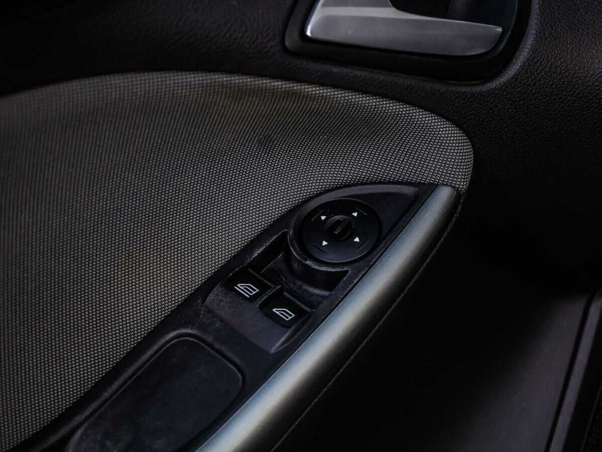 Ford Focus б/у, 2013, Механическая. Фото: #15