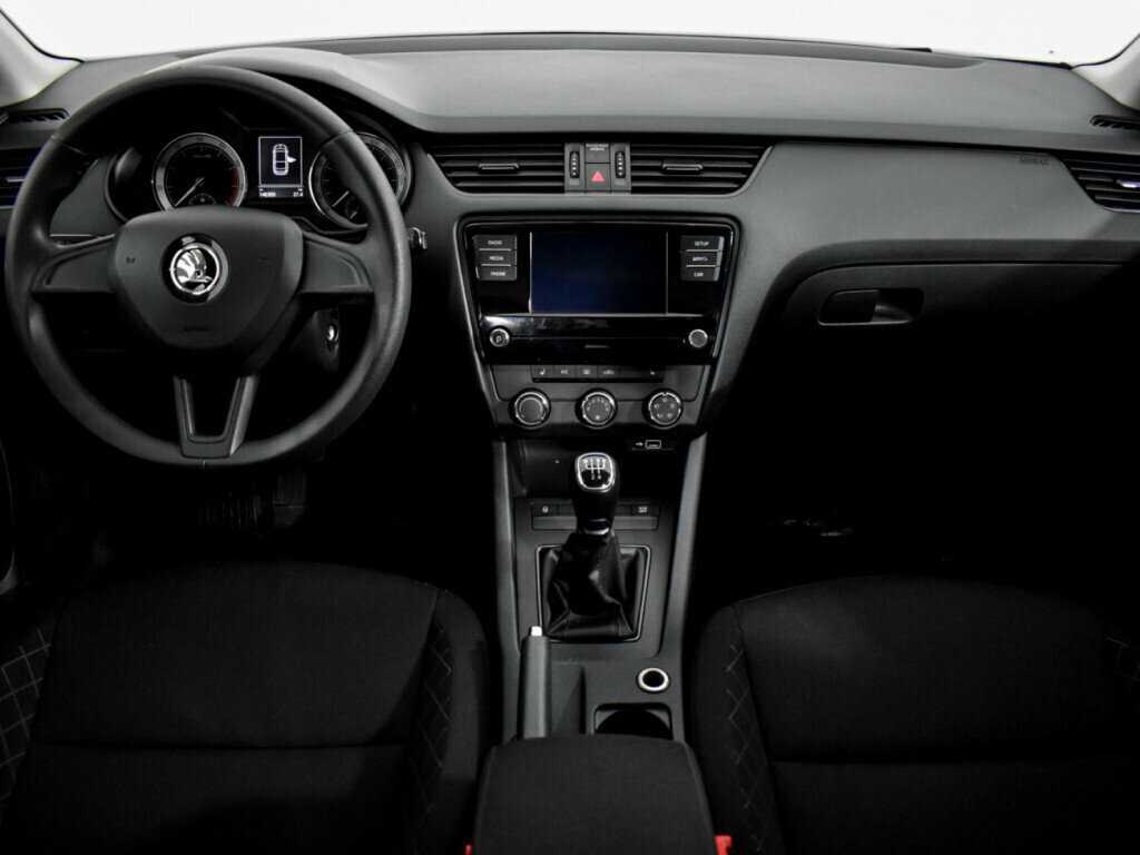 Skoda Octavia б/у, 2019, Механическая. Фото: #9