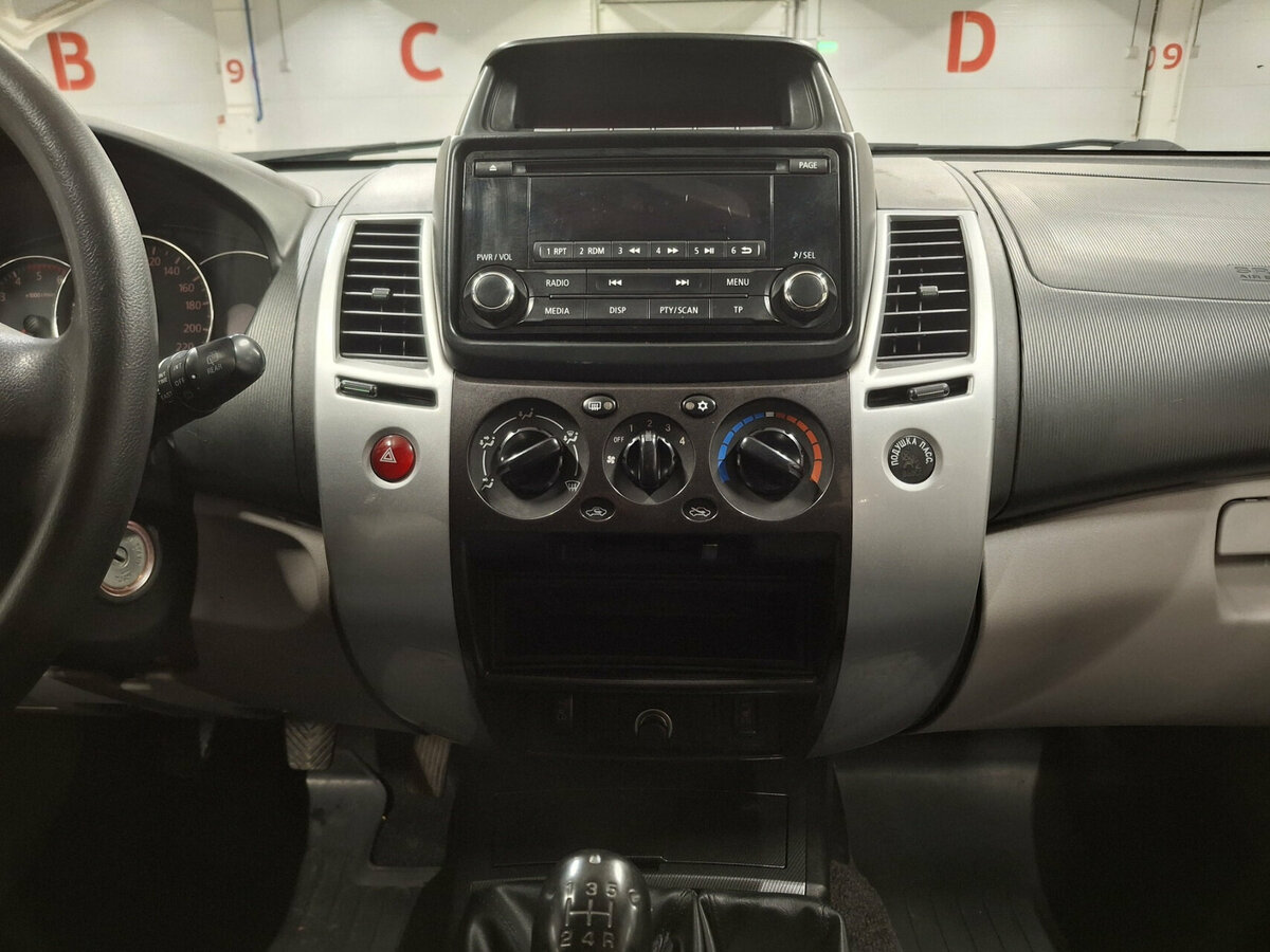 Mitsubishi Pajero Sport б/у, 2014, Механическая. Фото: #14