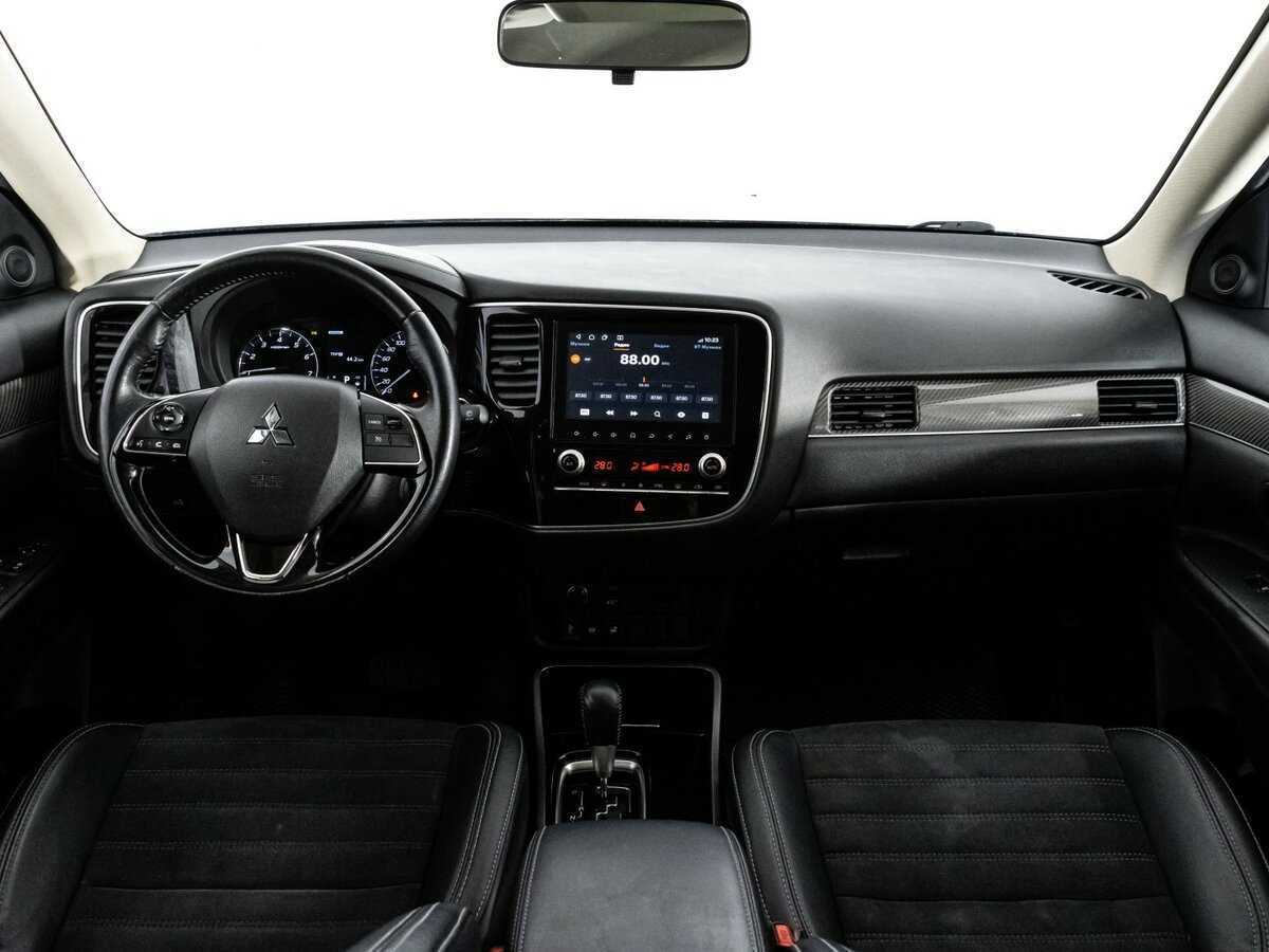 Mitsubishi Outlander б/у, 2021, Вариатор. Фото: #9