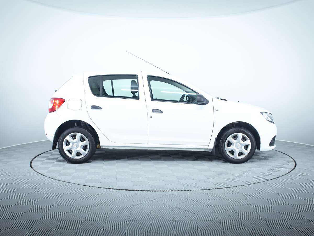 Renault Sandero б/у, 2017, Механическая. Фото: #5