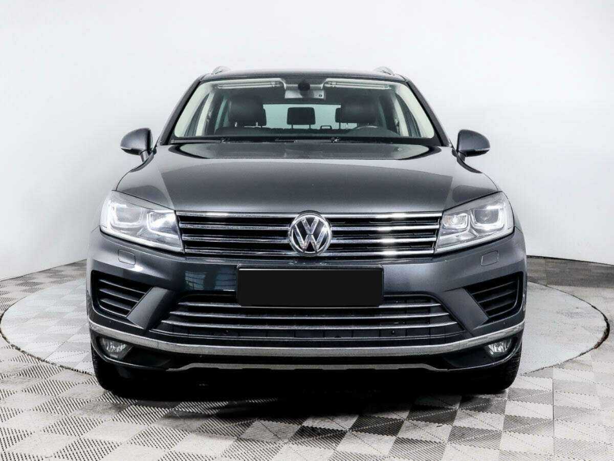 Volkswagen Touareg б/у, 2016, Автоматическая. Фото: #1