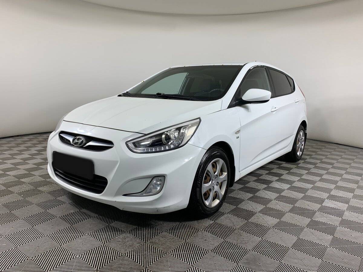 Hyundai Solaris б/у, 2013, Механическая. Фото: #0