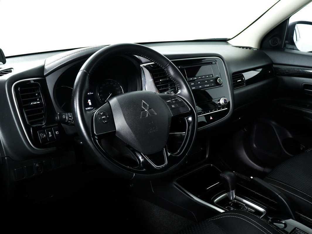 Mitsubishi Outlander б/у, 2021, Вариатор. Фото: #10
