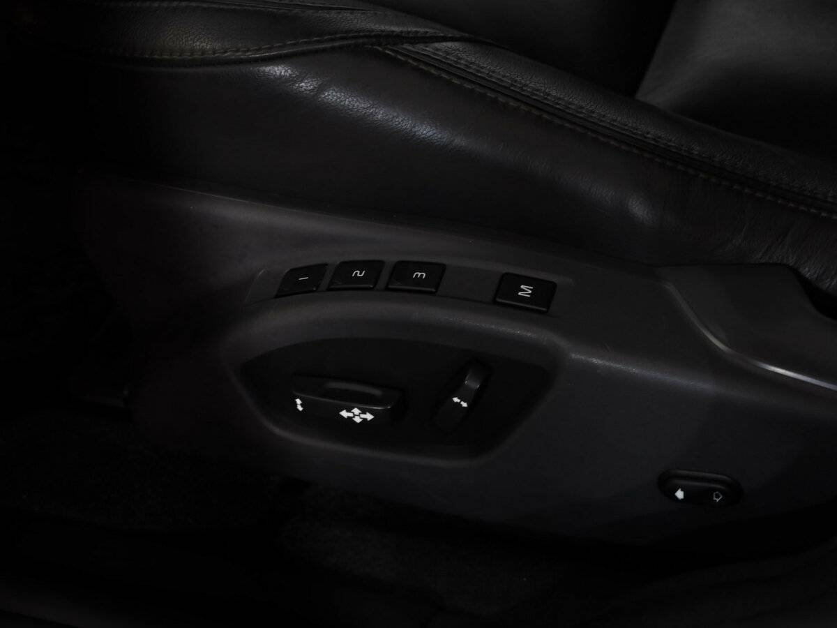 Volvo XC60 б/у, 2017, Автоматическая. Фото: #18
