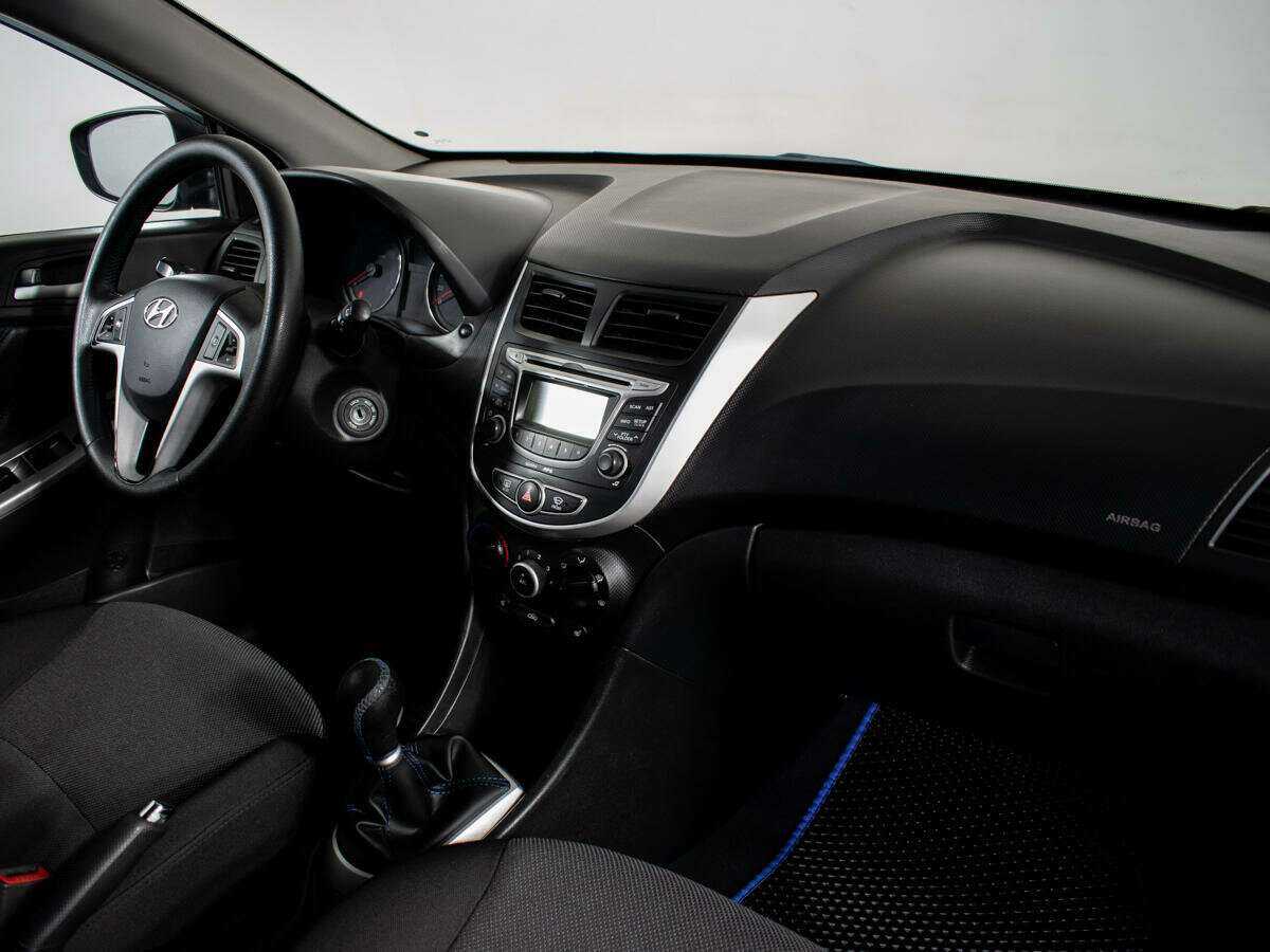 Hyundai Solaris б/у, 2012, Механическая. Фото: #6