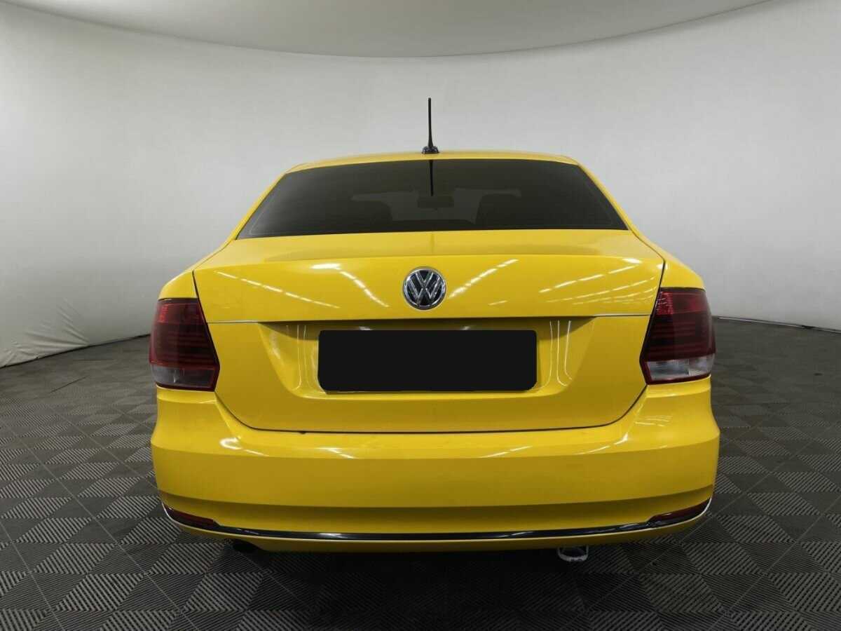 Volkswagen Polo б/у, 2017, Механическая. Фото: #2