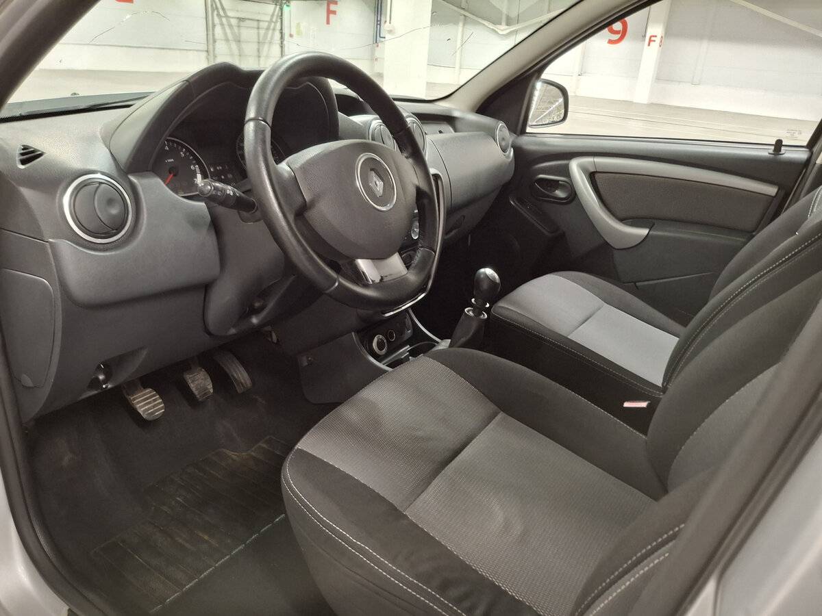 Renault Duster б/у, 2012, Механическая. Фото: #15