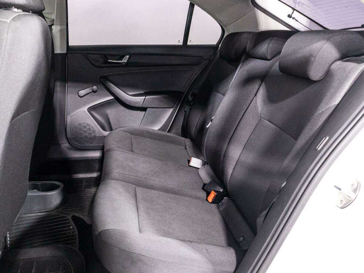 Skoda Rapid б/у, 2017, Механическая. Фото: #9