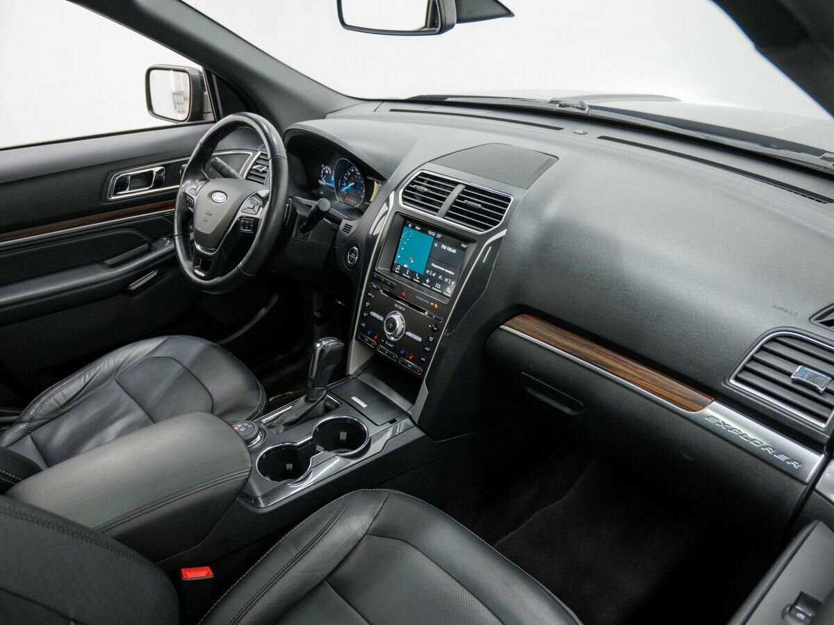 Ford Explorer б/у, 2017, Автоматическая. Фото: #6