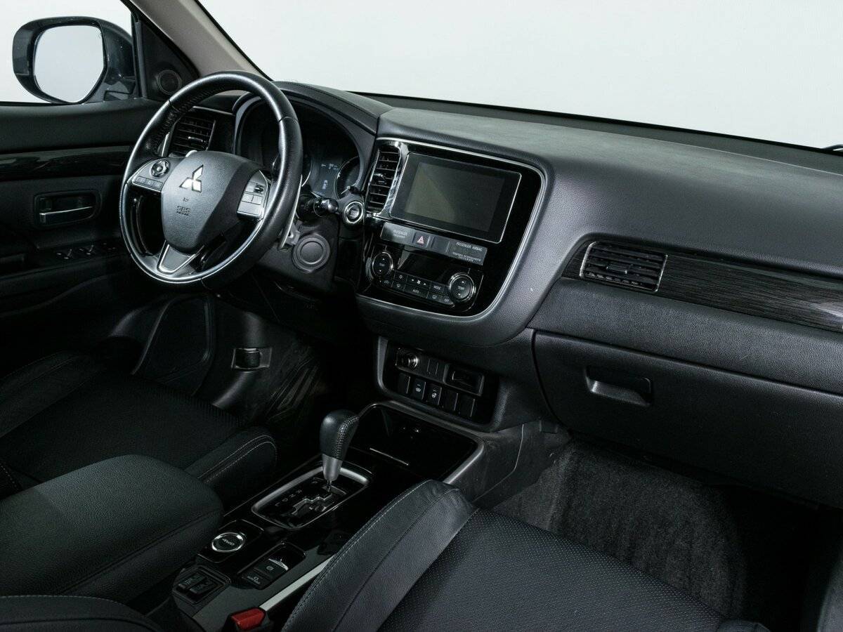 Mitsubishi Outlander б/у, 2018, Вариатор. Фото: #9