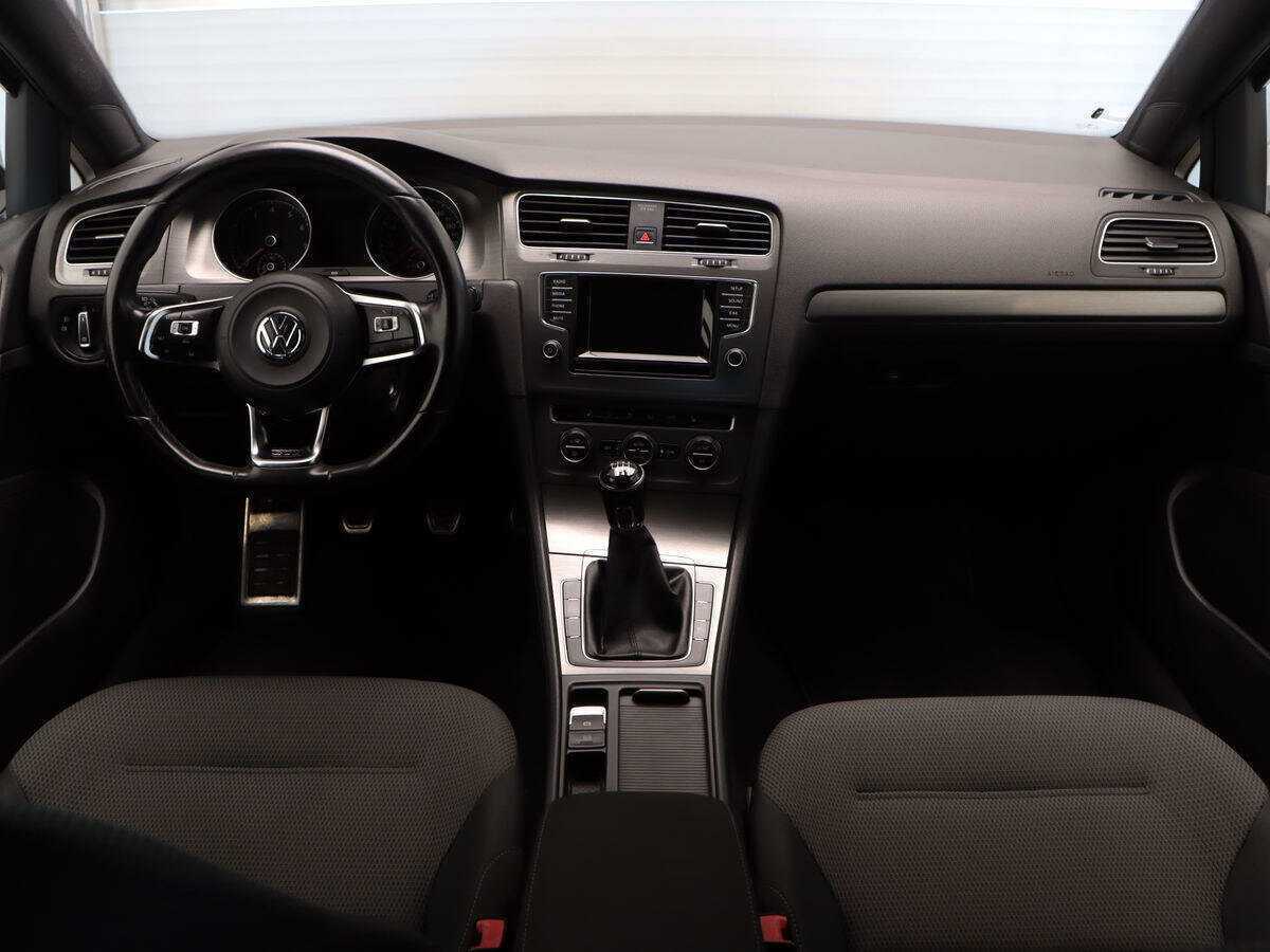 Volkswagen Golf б/у, 2013, Механическая. Фото: #8