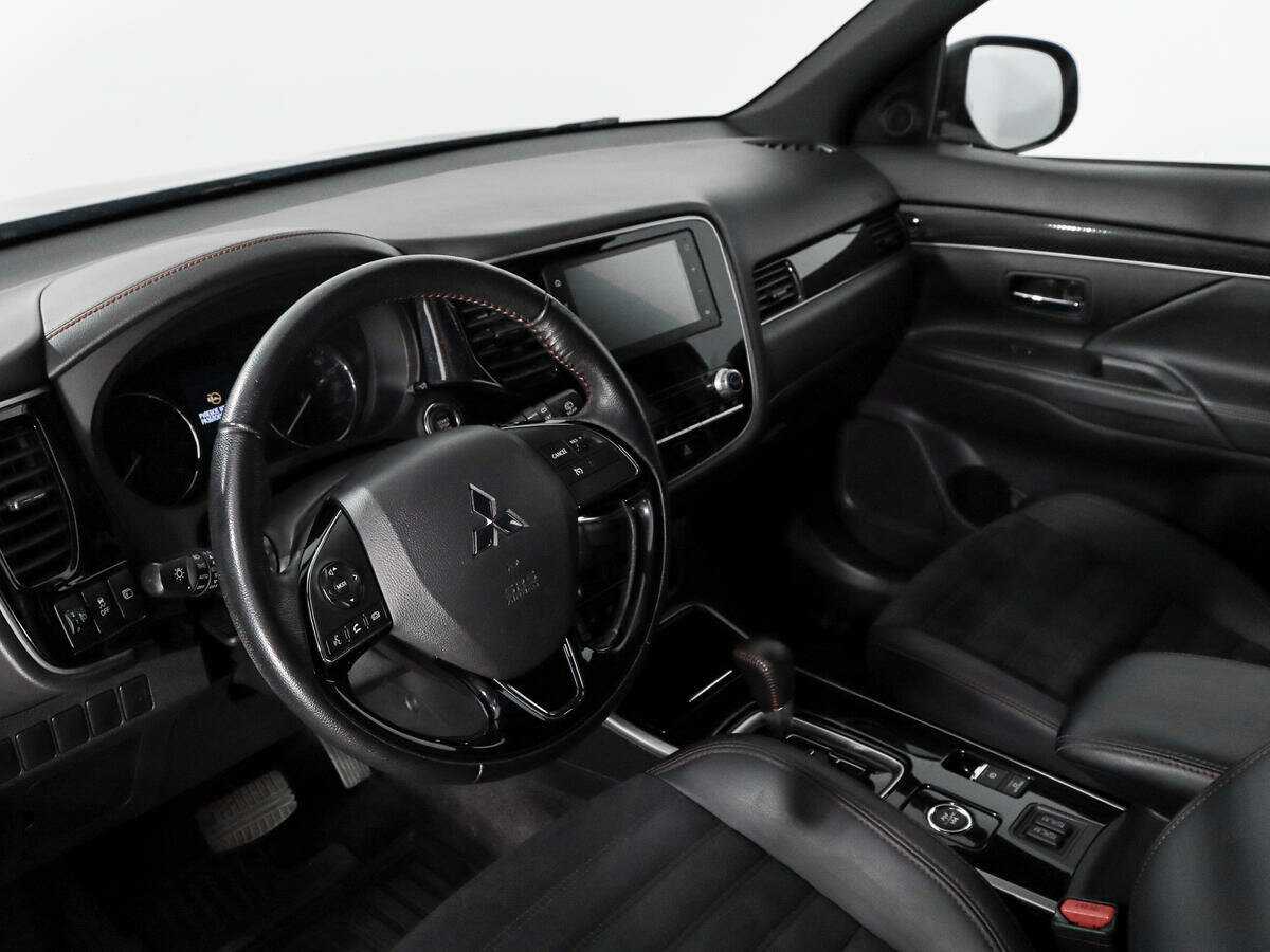 Mitsubishi Outlander б/у, 2020, Вариатор. Фото: #8