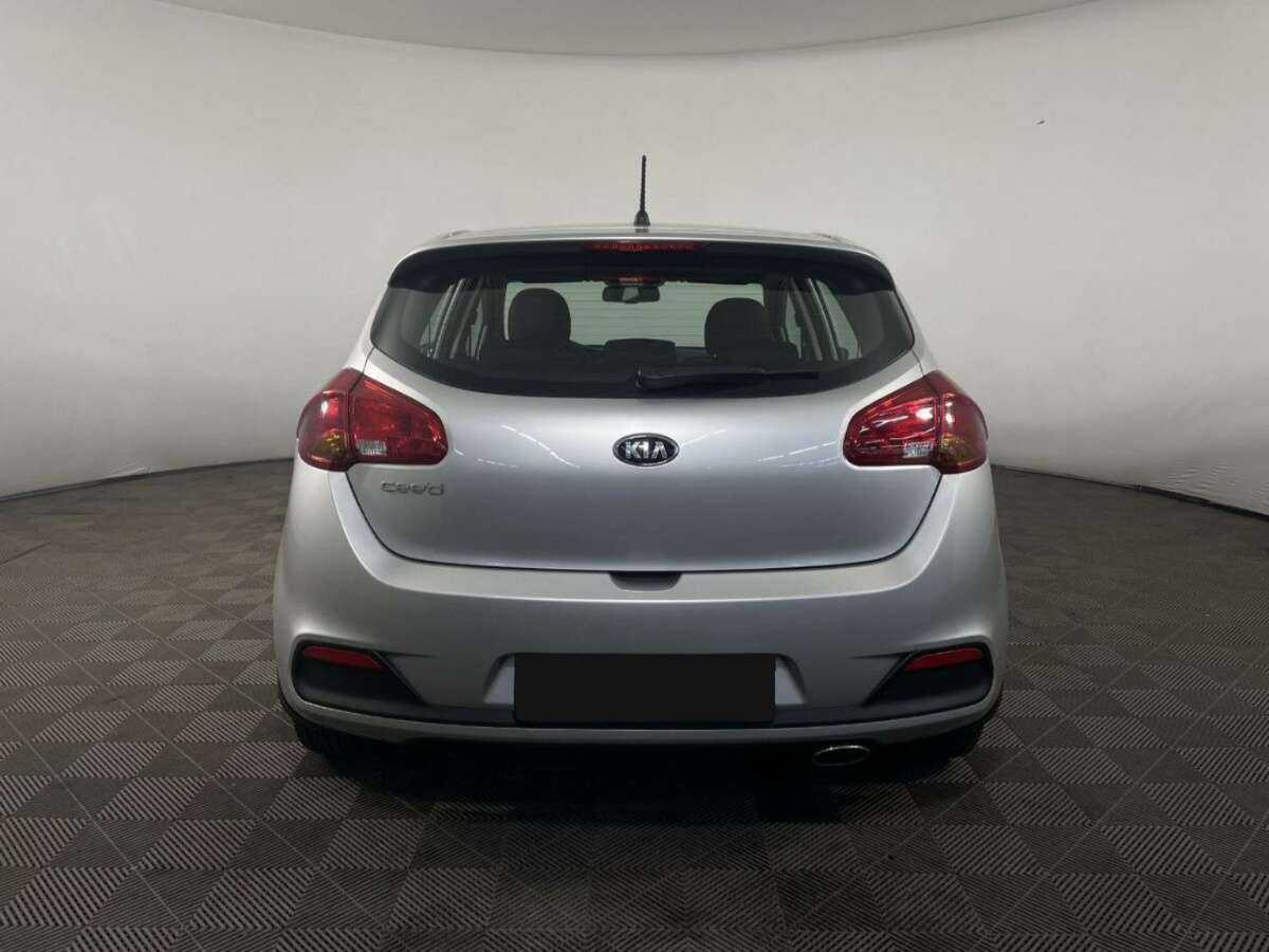 Kia Ceed б/у, 2015, Автоматическая. Фото: #2