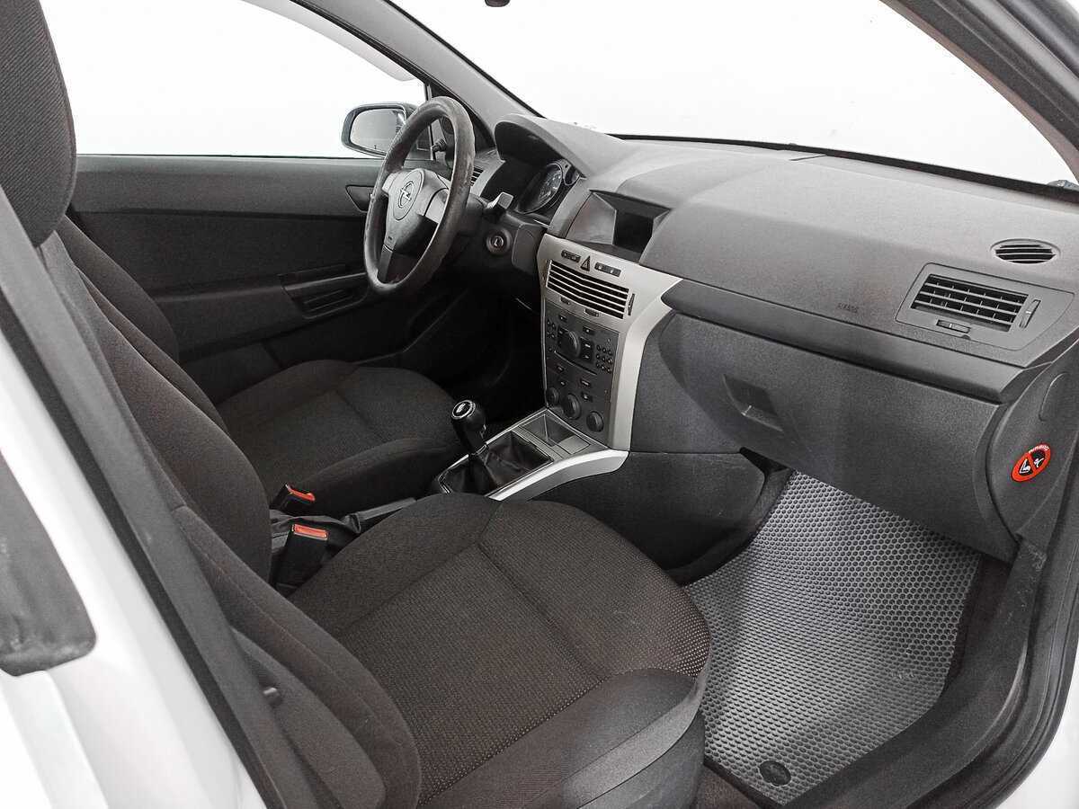 Opel Astra б/у, 2013, Механическая. Фото: #8