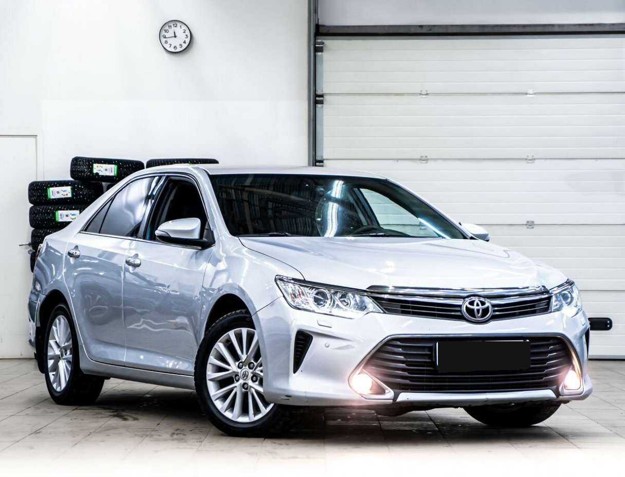 Toyota Camry б/у, 2015, Автоматическая. Фото: #1