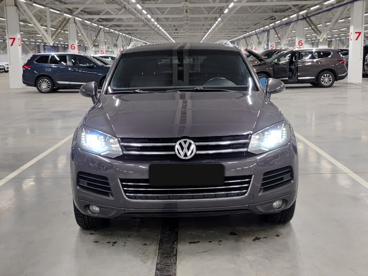 Volkswagen Touareg б/у, 2012, Автоматическая. Фото: #1