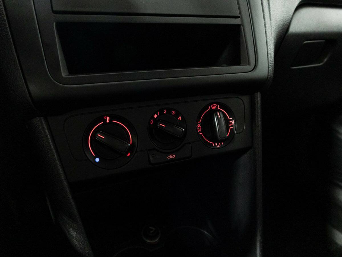 Volkswagen Polo б/у, 2016, Механическая. Фото: #13
