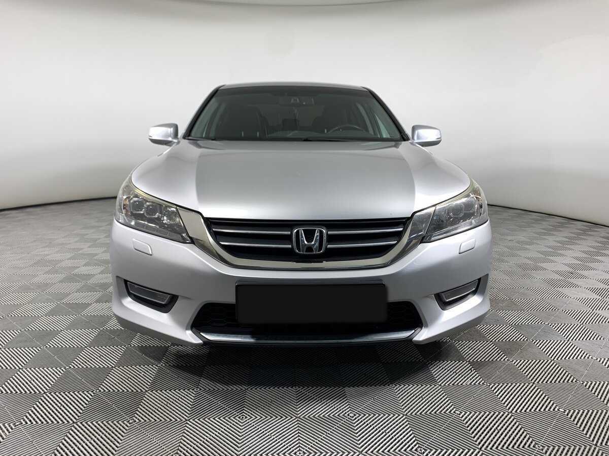 Honda Accord б/у, 2013, Автоматическая. Фото: #1