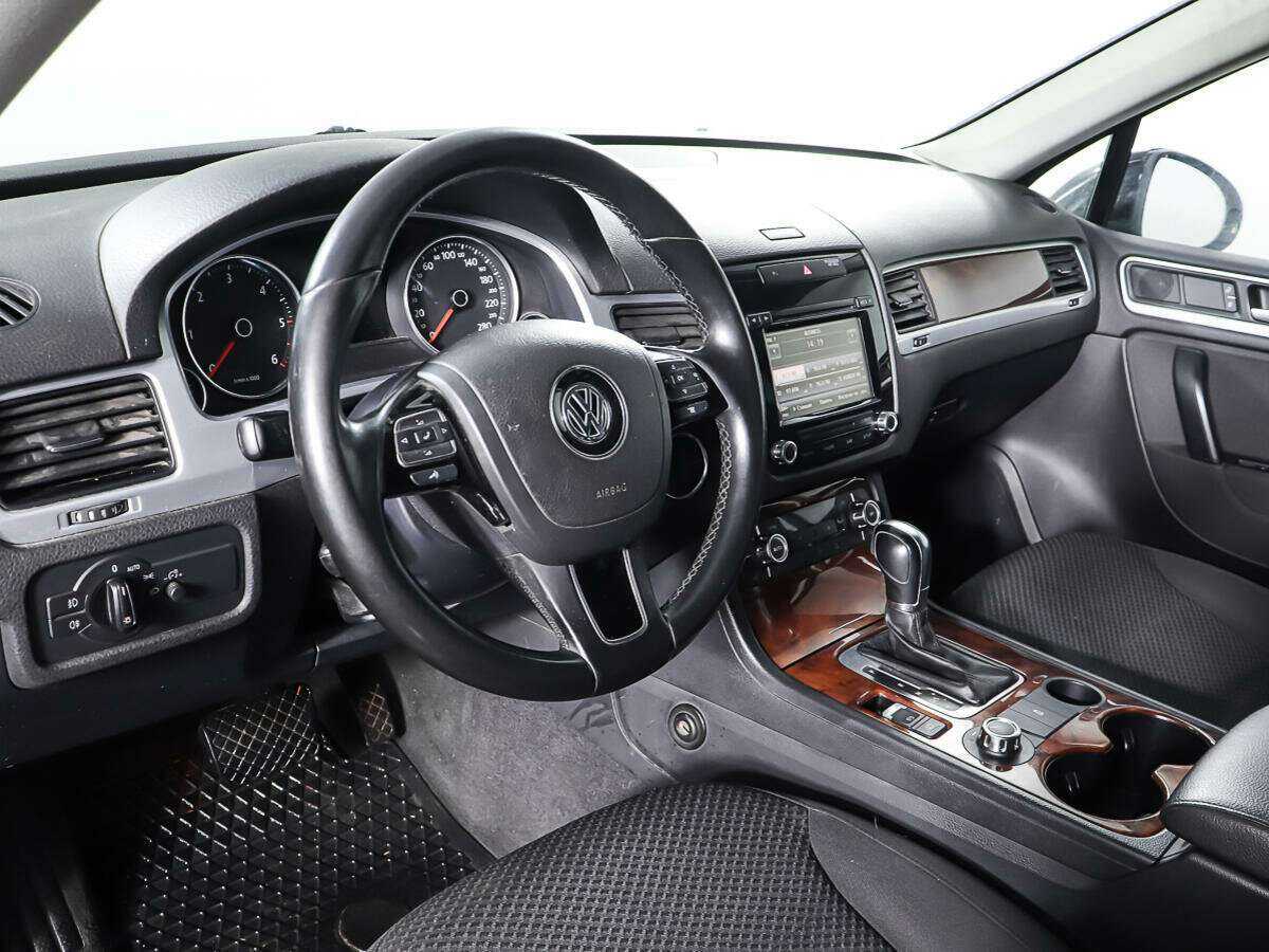 Volkswagen Touareg б/у, 2013, Автоматическая. Фото: #12