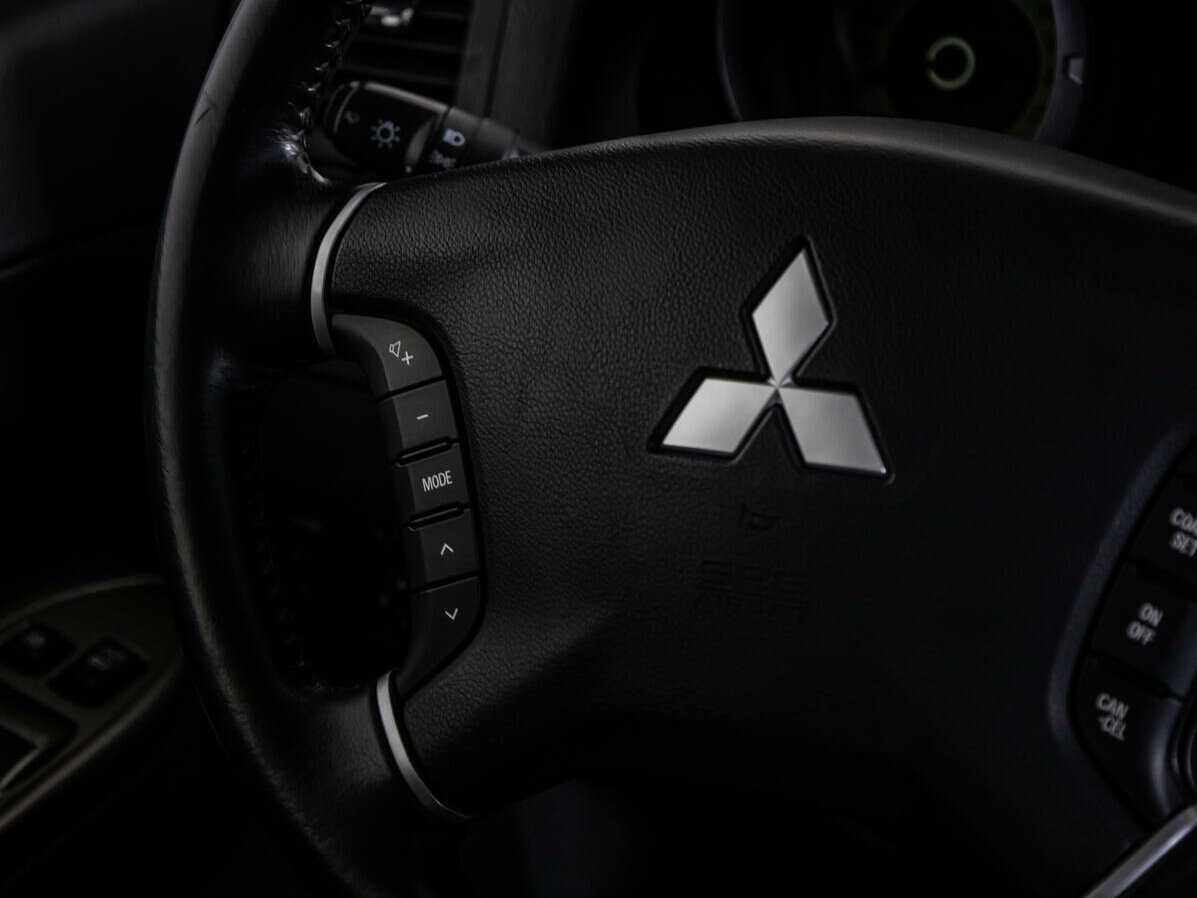 Mitsubishi Pajero б/у, 2018, Автоматическая. Фото: #12