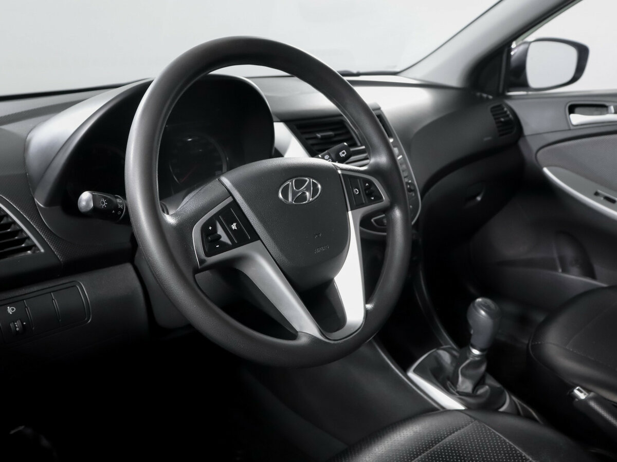 Hyundai Solaris б/у, 2013, Механическая. Фото: #11