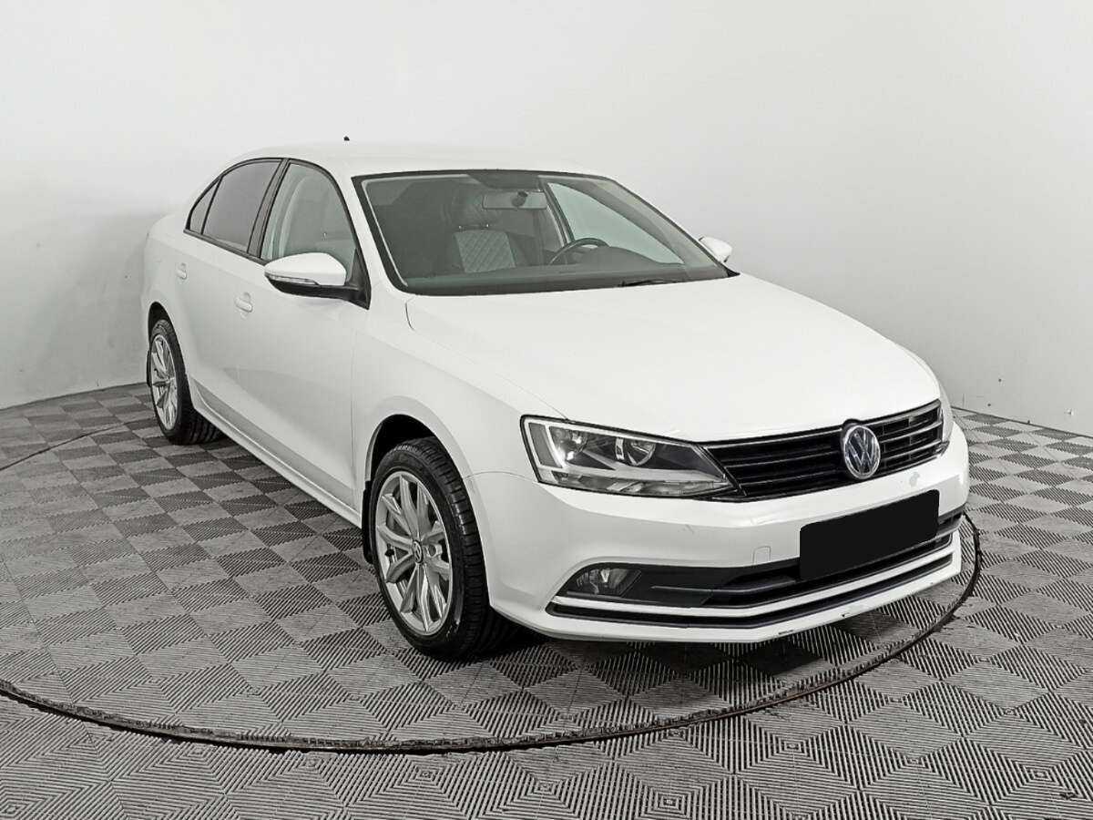 Volkswagen Jetta б/у, 2016, Роботизированная. Фото: #2