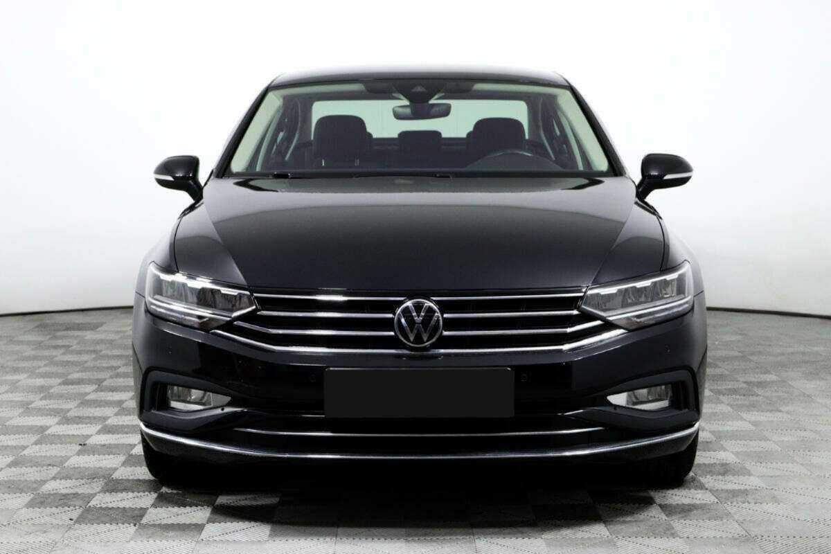 Volkswagen Passat б/у, 2021, Роботизированная. Фото: #1