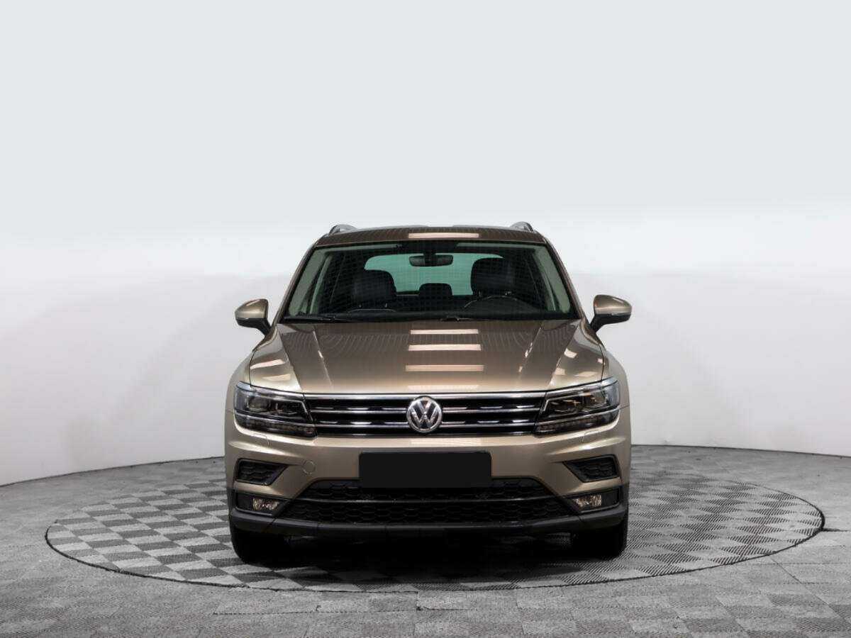 Volkswagen Tiguan б/у, 2017, Роботизированная. Посмотреть фото
