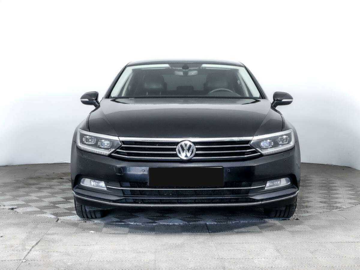 Volkswagen Passat б/у, 2017, Роботизированная. Фото: #1