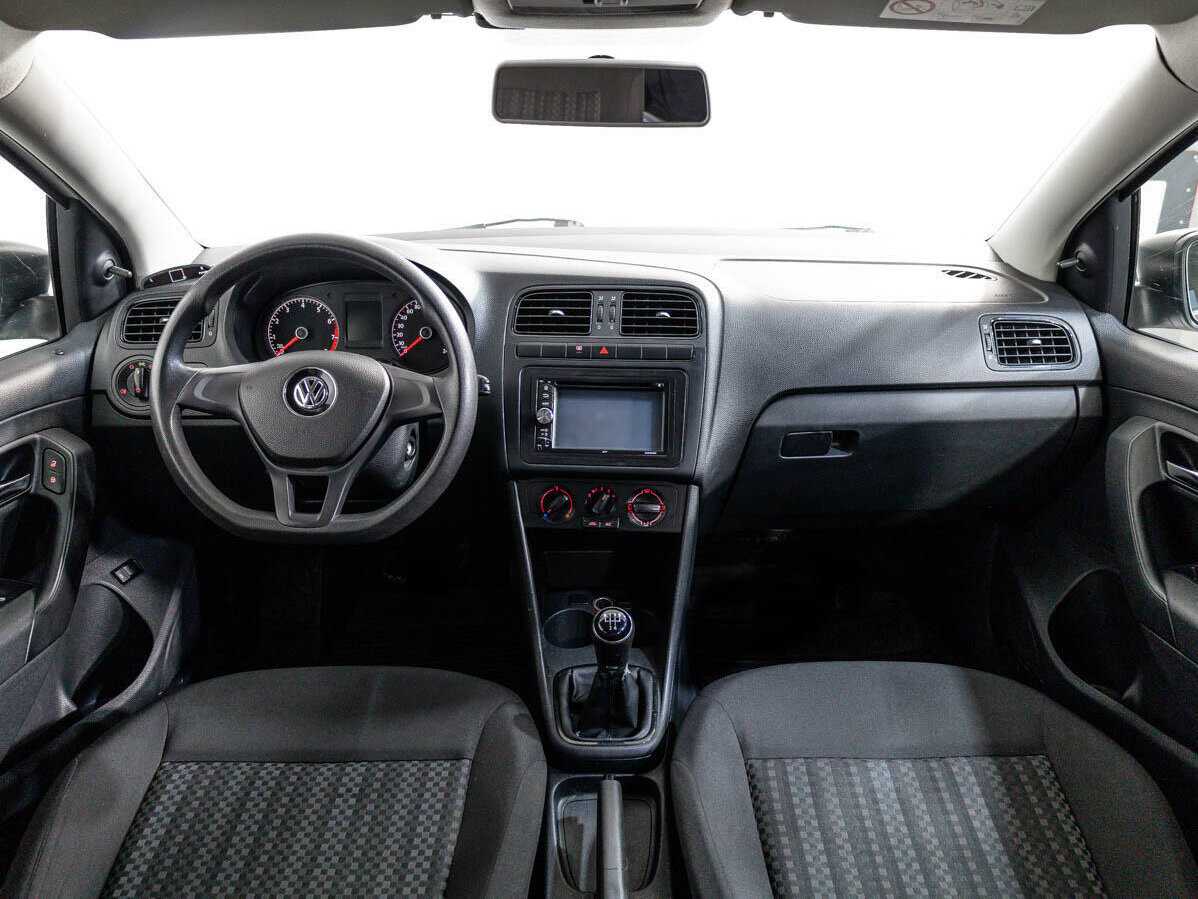 Volkswagen Polo б/у, 2015, Механическая. Фото: #8