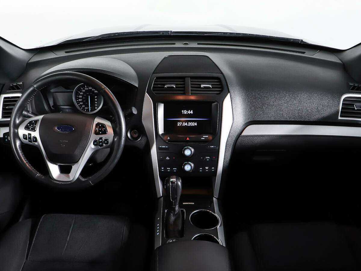 Ford Explorer б/у, 2013, Автоматическая. Фото: #10