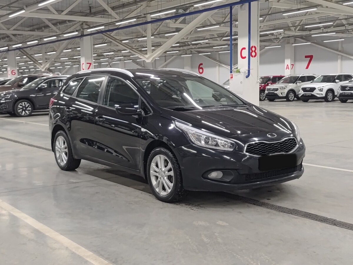 Kia Ceed б/у, 2013, Механическая. Фото: #2
