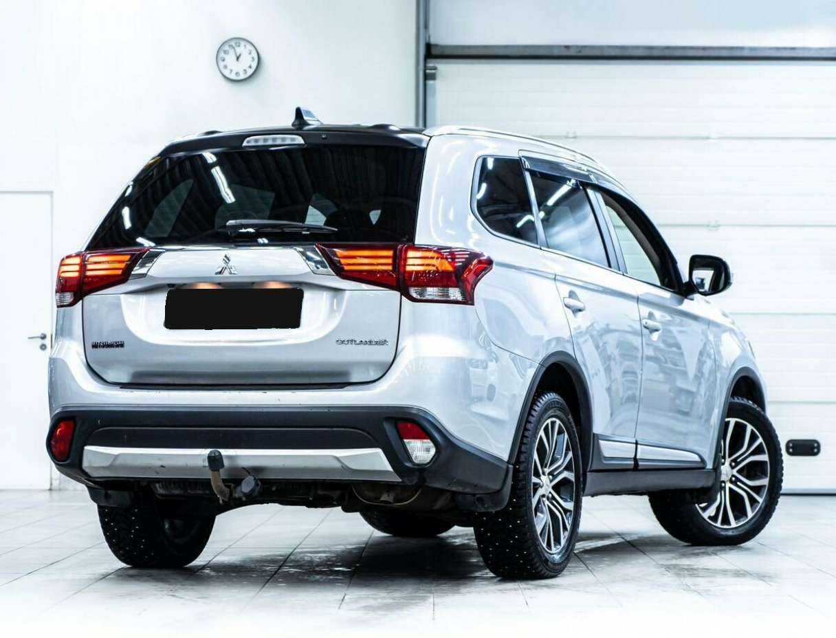 Mitsubishi Outlander б/у, 2017, Вариатор. Фото: #2