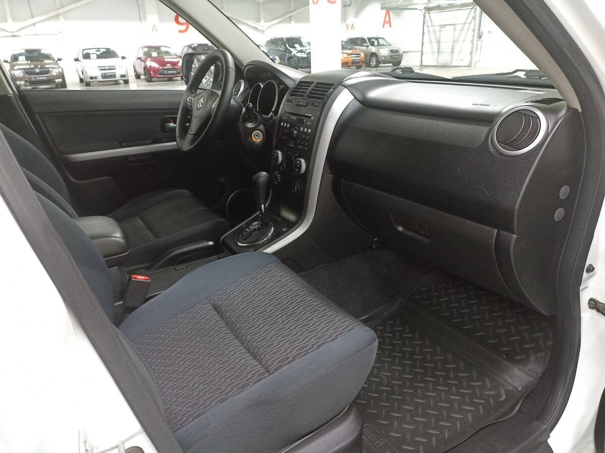 Suzuki Grand Vitara б/у, 2013, Автоматическая. Фото: #10