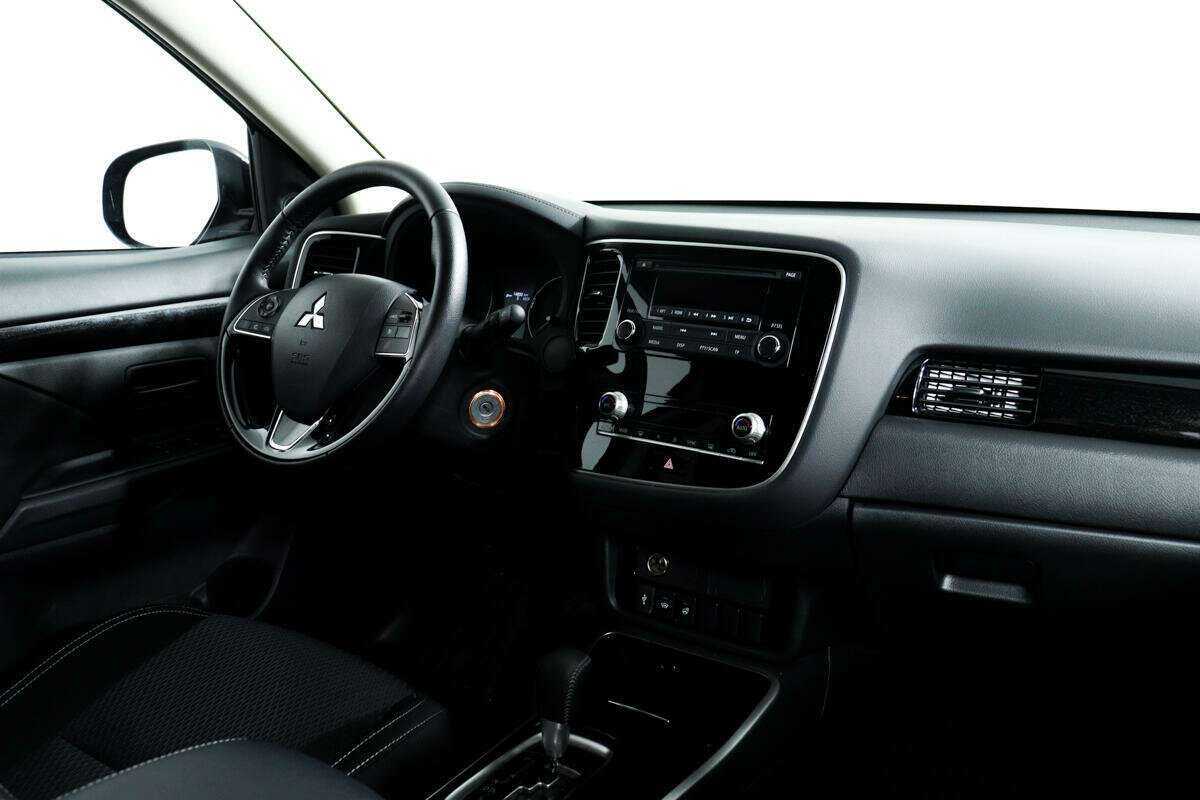 Mitsubishi Outlander б/у, 2020, Вариатор. Фото: #8