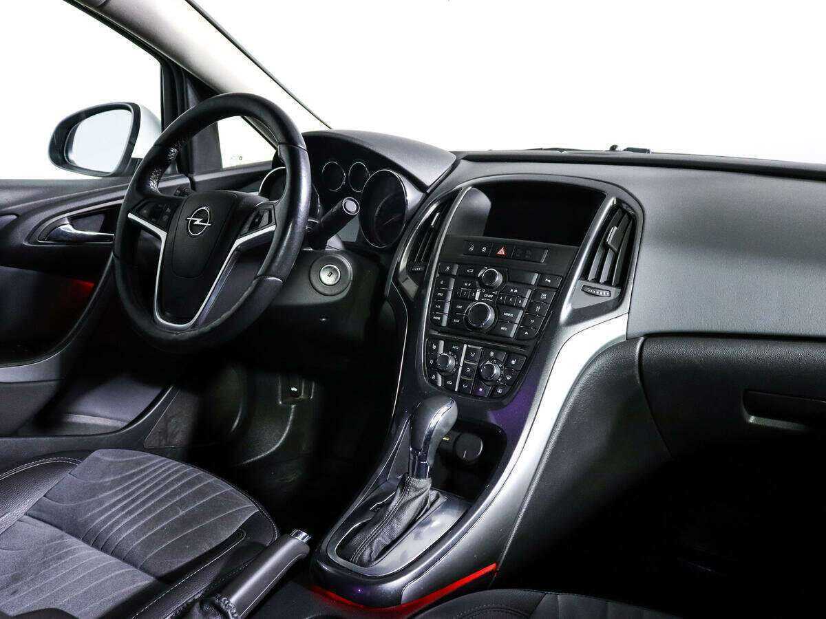 Opel Astra б/у, 2014, Автоматическая. Фото: #6