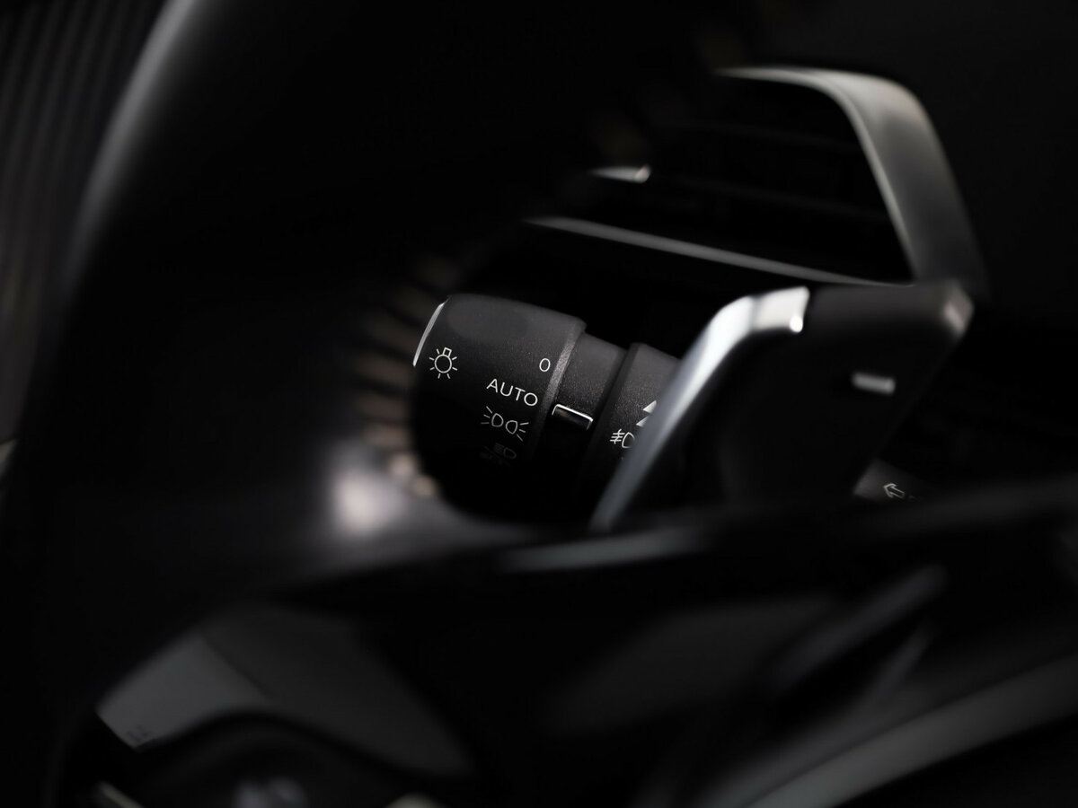 Peugeot 3008 б/у, 2020, Автоматическая. Фото: #13