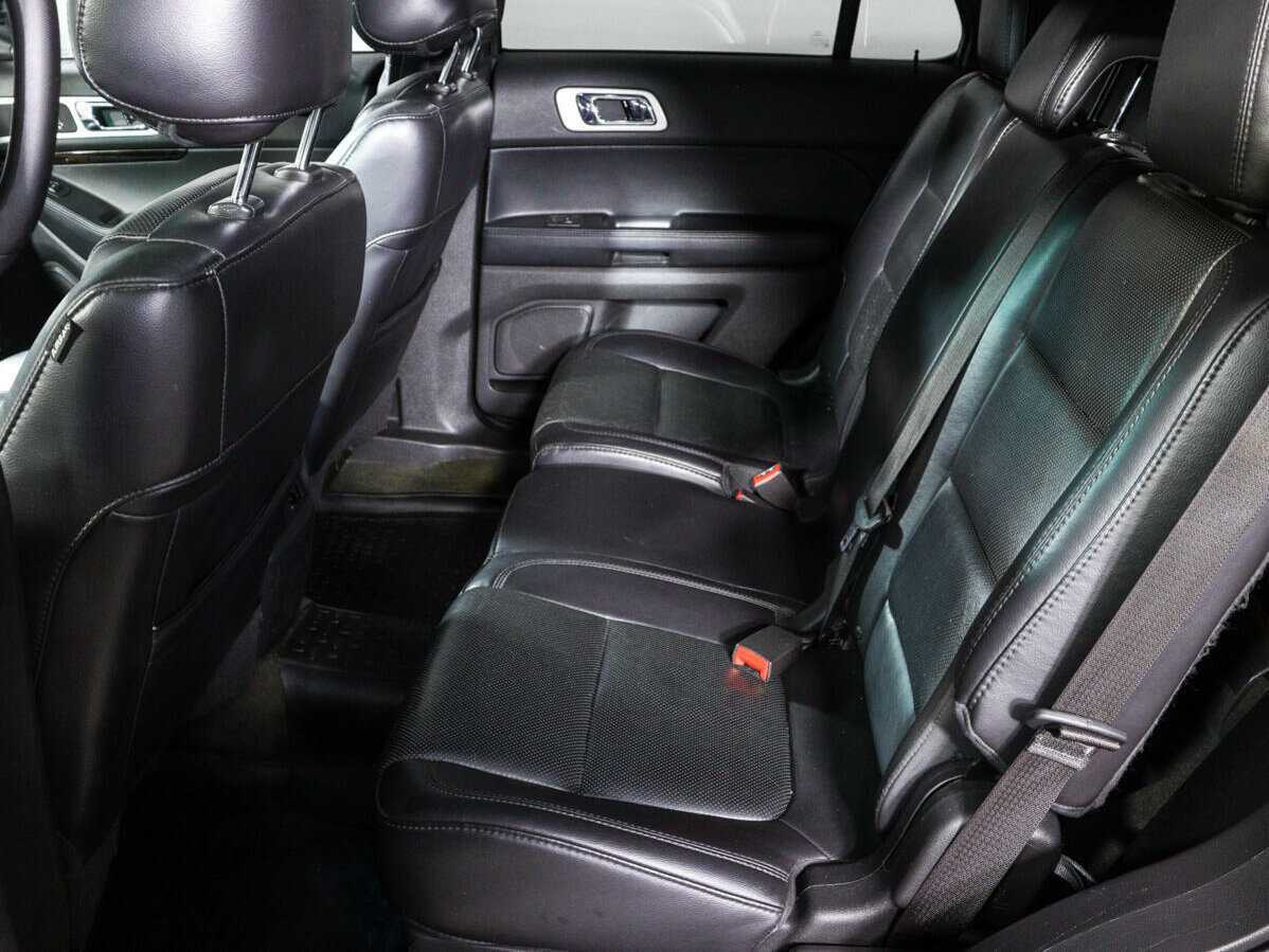 Ford Explorer б/у, 2013, Автоматическая. Фото: #6