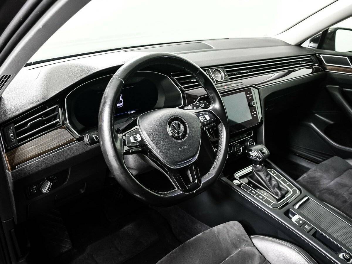 Volkswagen Passat б/у, 2017, Роботизированная. Фото: #12