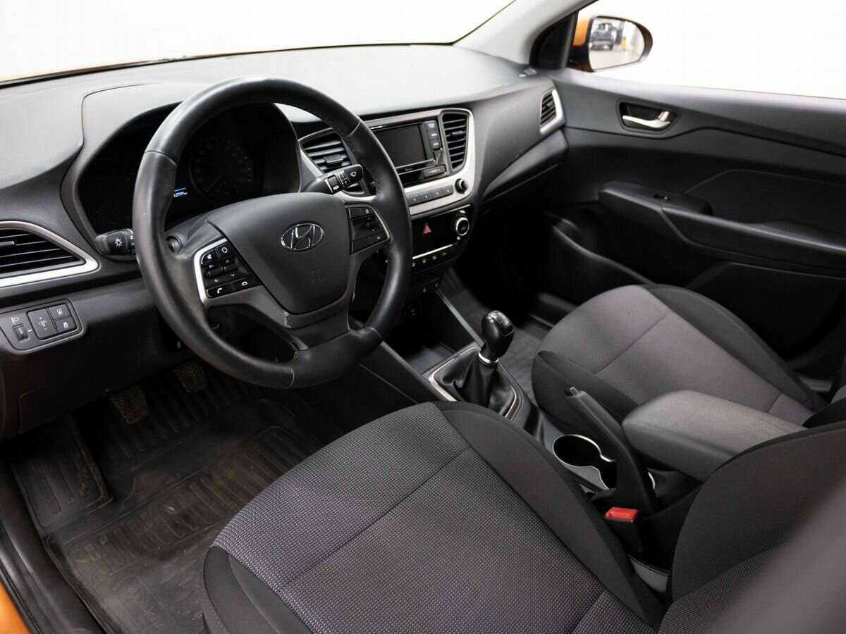 Hyundai Solaris б/у, 2018, Механическая. Фото: #6