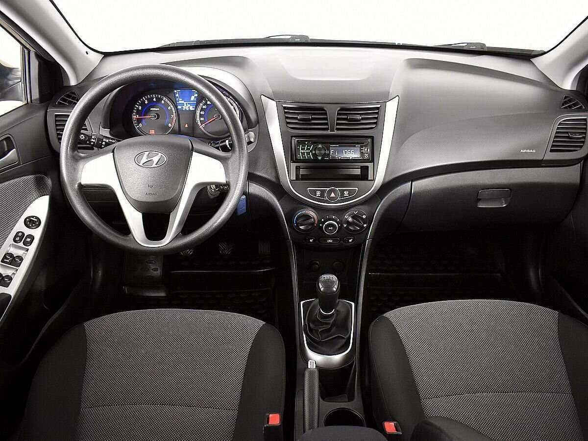Hyundai Solaris б/у, 2014, Механическая. Фото: #9