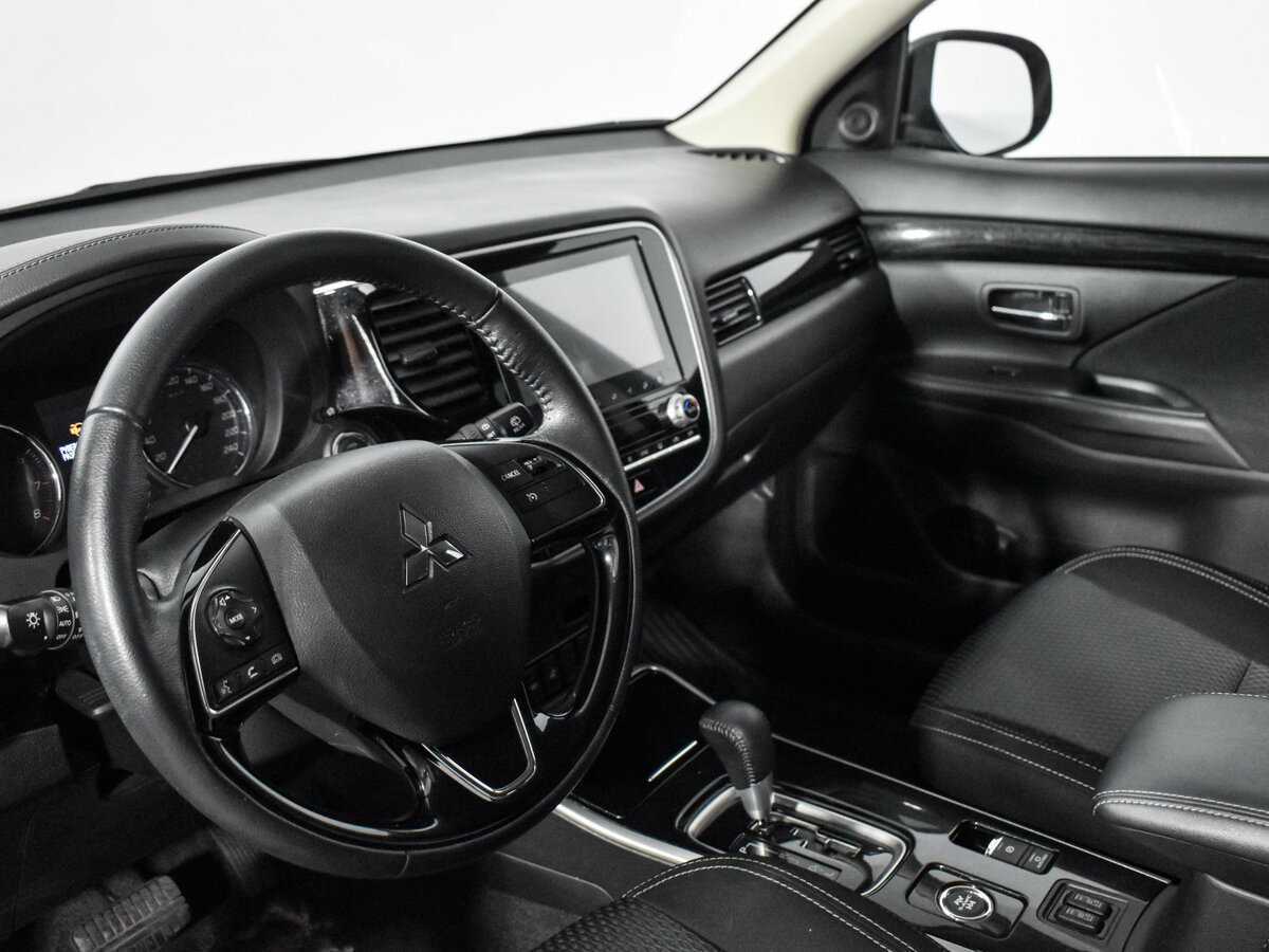 Mitsubishi Outlander б/у, 2021, Вариатор. Фото: #7