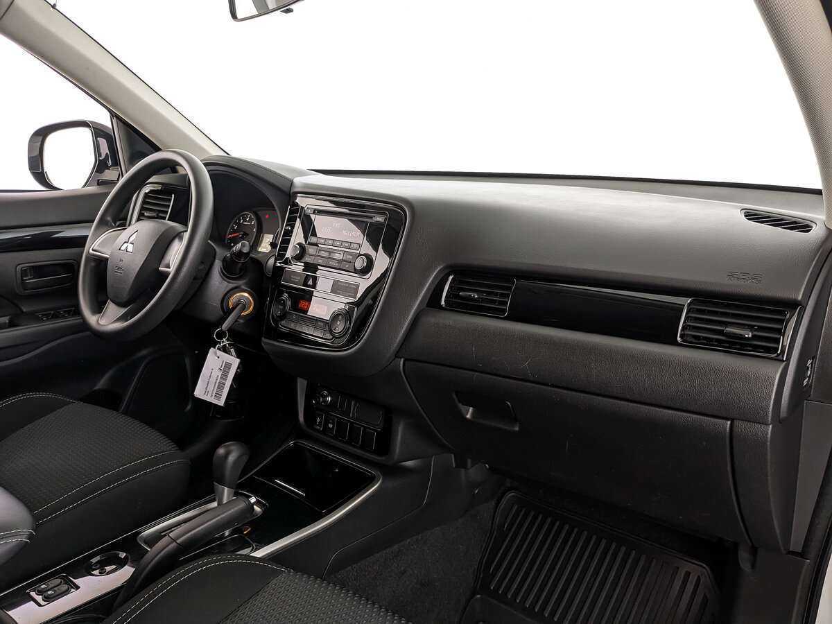 Mitsubishi Outlander б/у, 2019, Вариатор. Фото: #8
