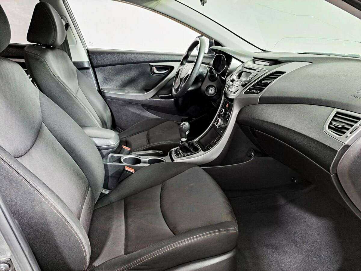 Hyundai Elantra б/у, 2015, Механическая. Фото: #10
