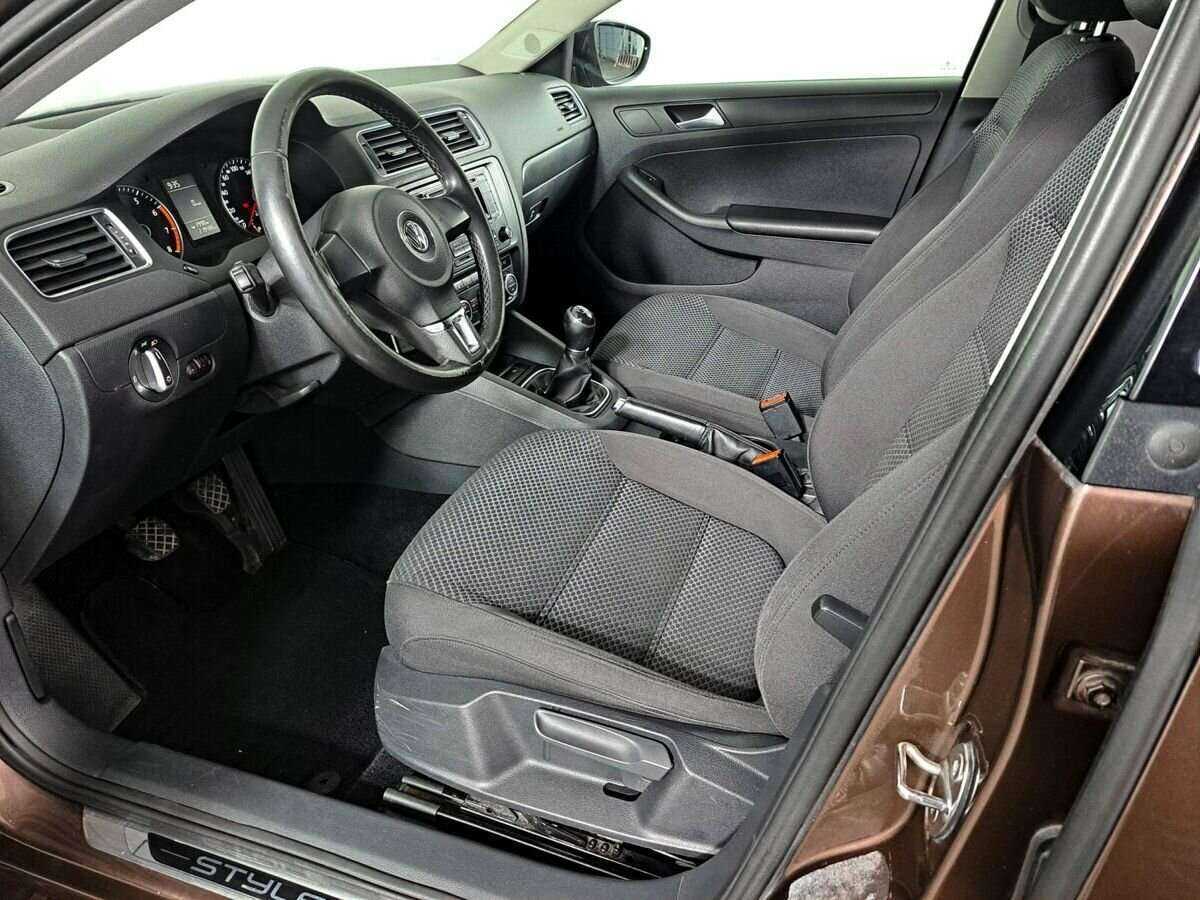 Volkswagen Jetta б/у, 2014, Механическая. Фото: #13