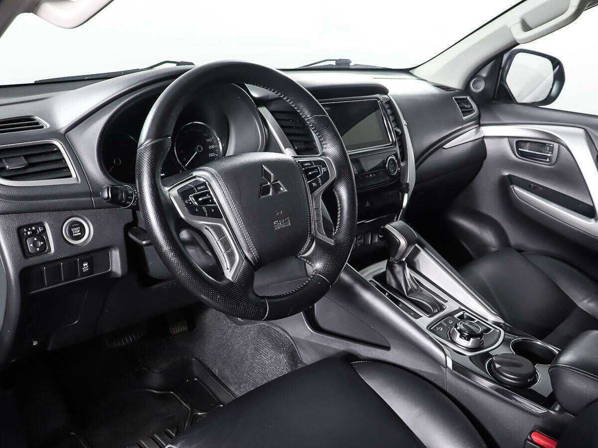Mitsubishi Pajero Sport б/у, 2018, Автоматическая. Фото: #12