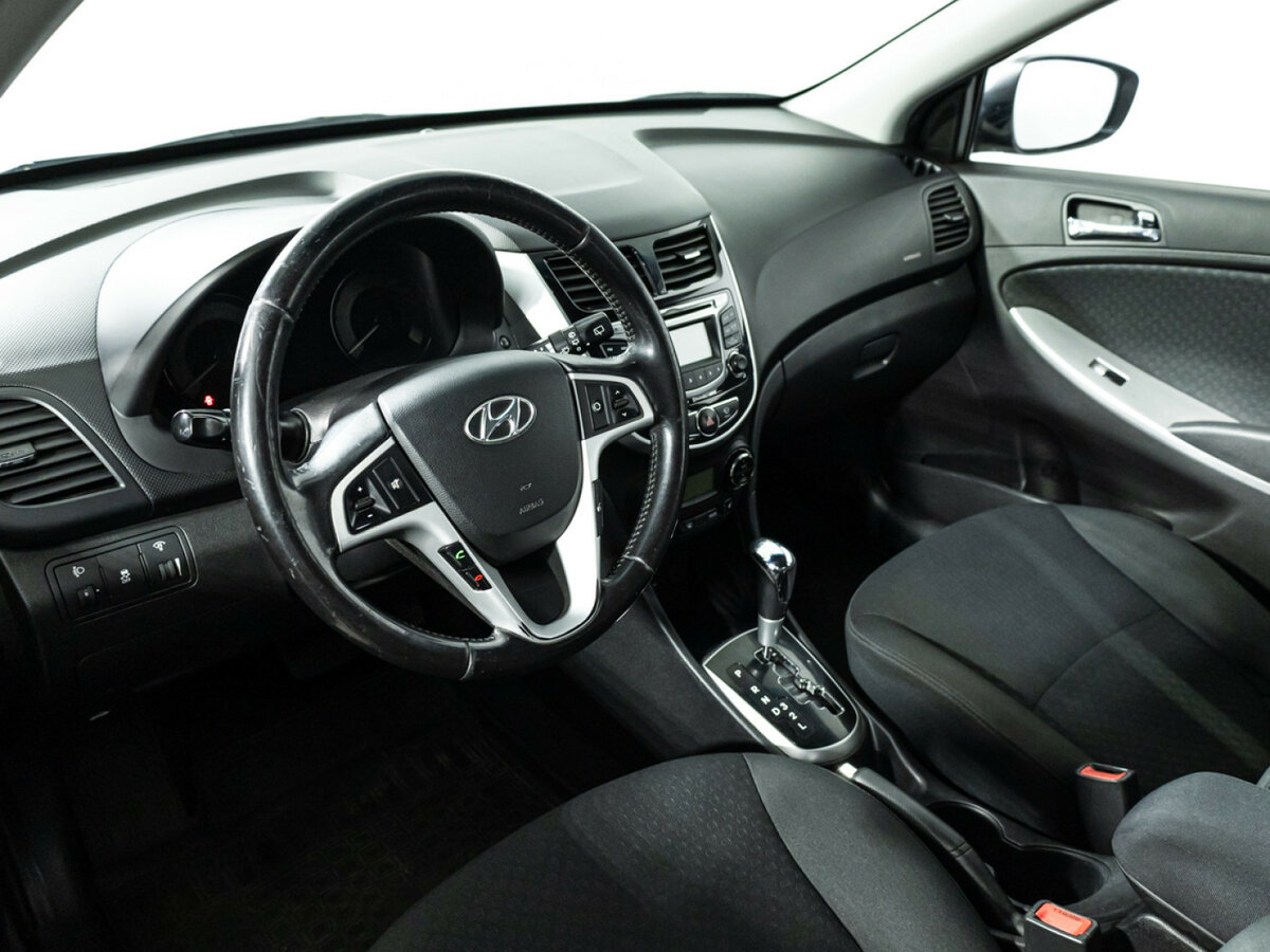 Hyundai Solaris б/у, 2012, Автоматическая. Фото: #10