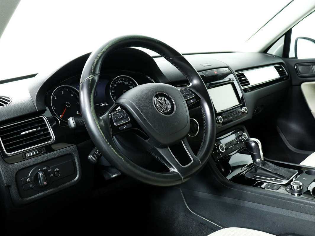 Volkswagen Touareg б/у, 2012, Автоматическая. Фото: #12