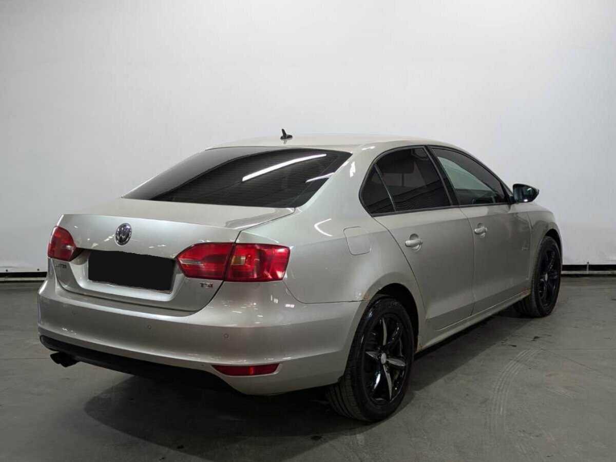 Volkswagen Jetta б/у, 2012, Механическая. Фото: #3